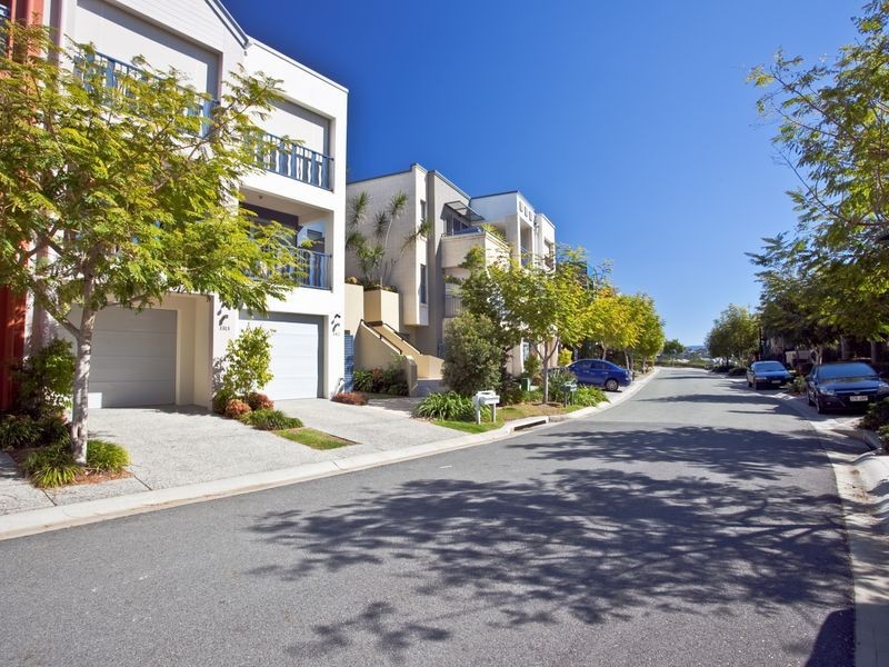8/3208 Central Place, Carrara QLD 4211