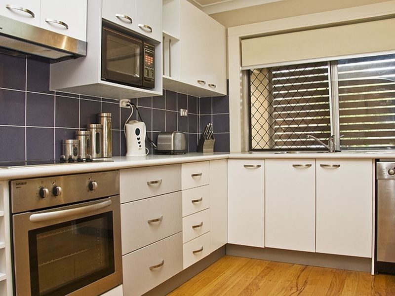 3 Thelma Avenue, Biggera Waters QLD 4216