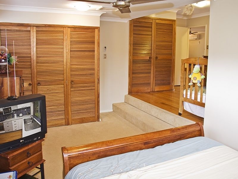 3 Thelma Avenue, Biggera Waters QLD 4216