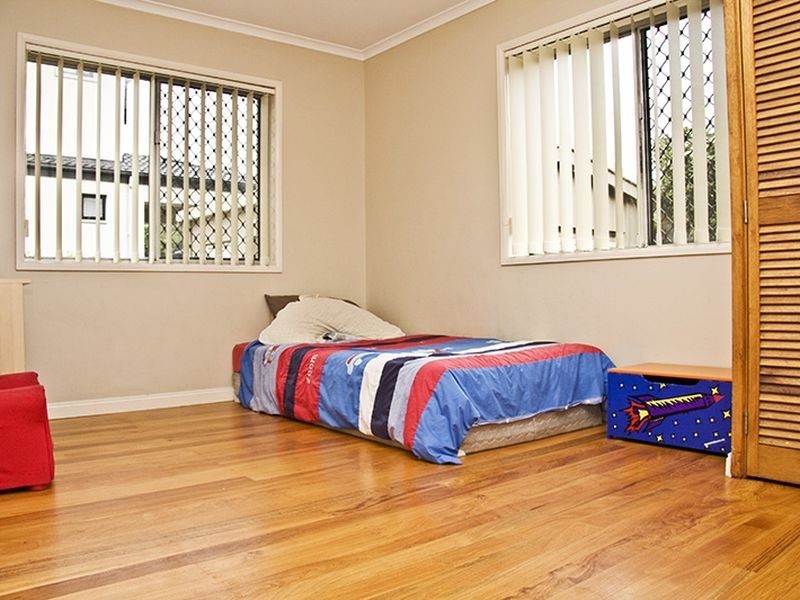 3 Thelma Avenue, Biggera Waters QLD 4216