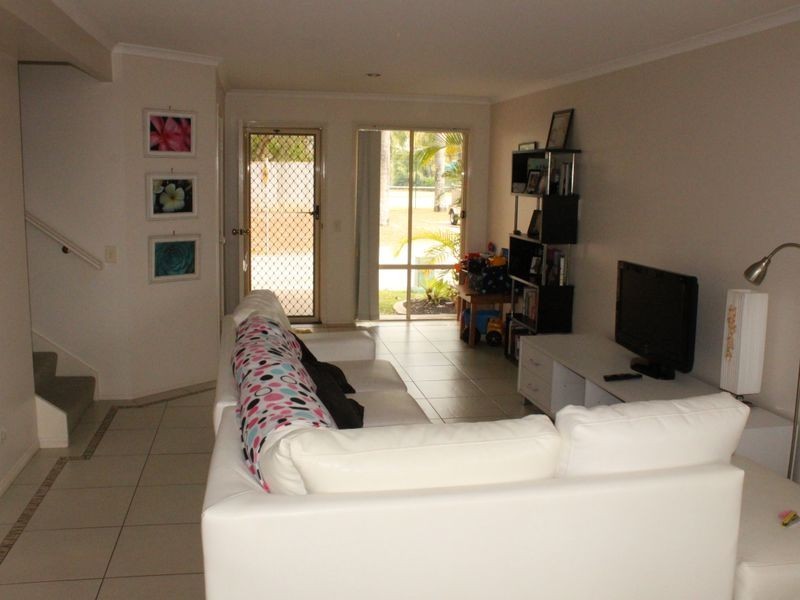 2/643 Pine Ridge Road, Biggera Waters QLD 4216