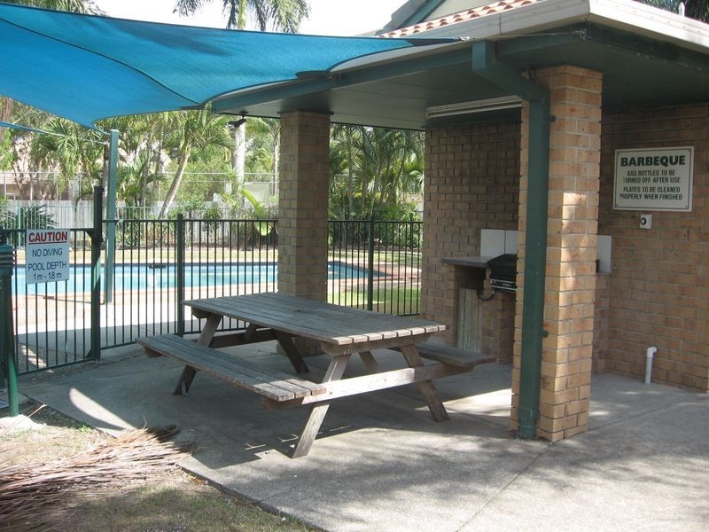 2/643 Pine Ridge Road, Biggera Waters QLD 4216