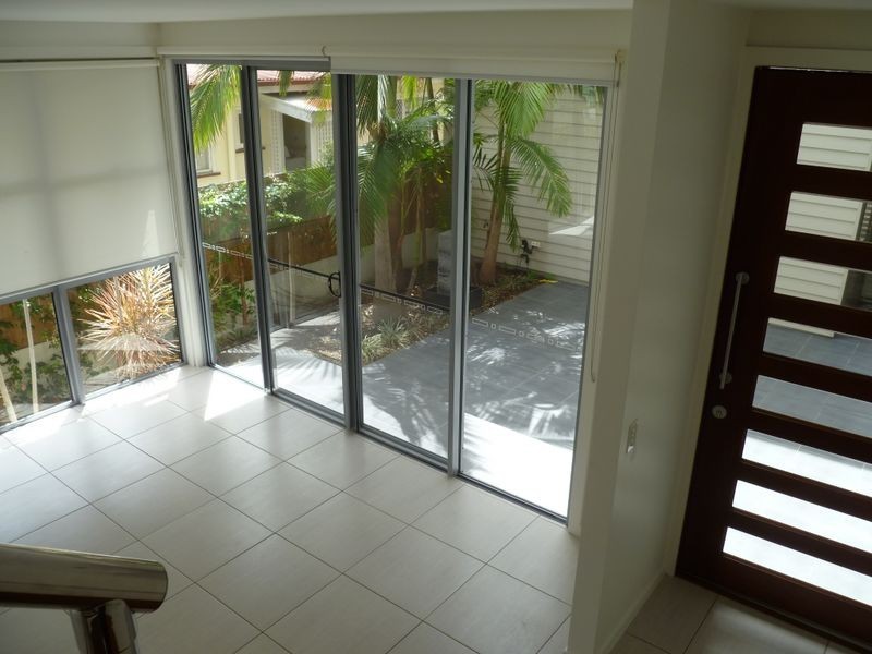 2/32 Parr Street, Biggera Waters QLD 4216