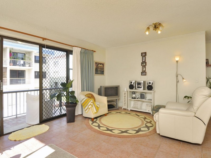 3/3 Robert Street, Labrador QLD 4215