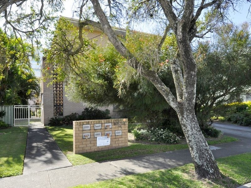 3/3 Robert Street, Labrador QLD 4215