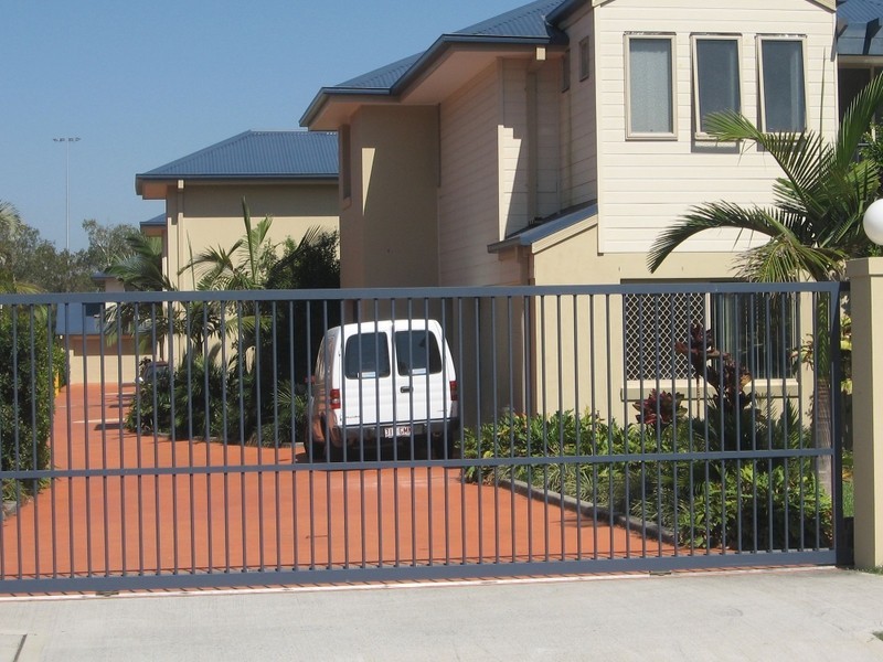 Labrador QLD 4215