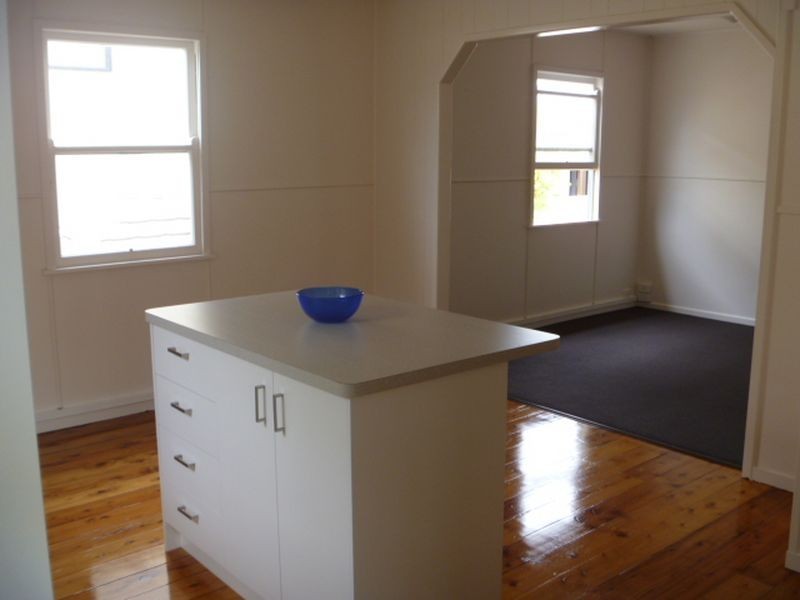 2/16 Ocean Street, Runaway Bay QLD 4216