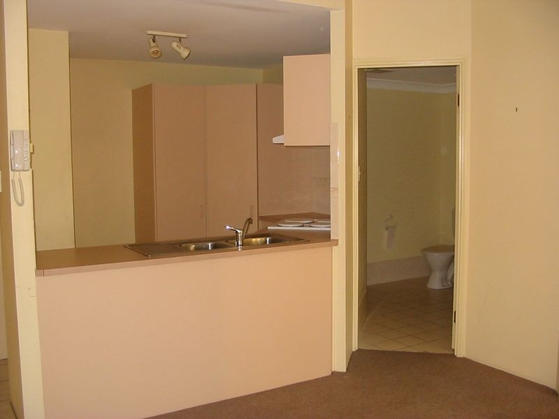 2/143 Frank Street, Labrador QLD 4215