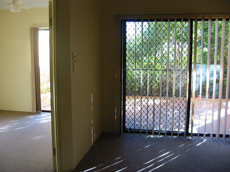 2/143 Frank Street, Labrador QLD 4215