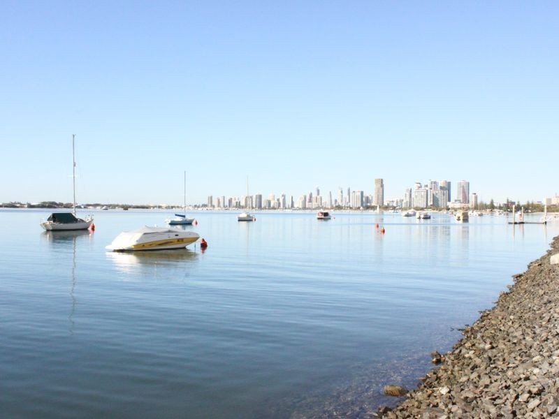 2/143 Frank Street, Labrador QLD 4215