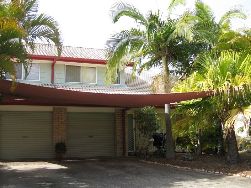 2/17 Kenny Drive, Labrador QLD 4215