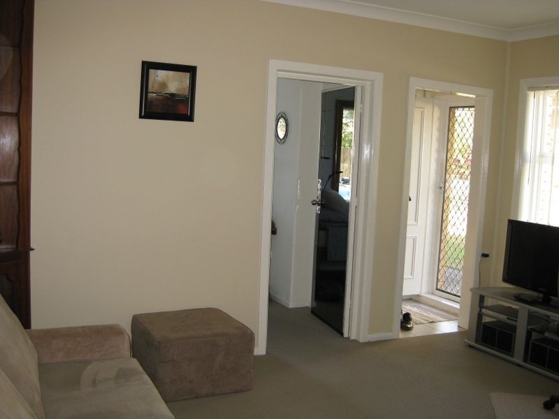 1/16 Sutherland Avenue, Labrador QLD 4215