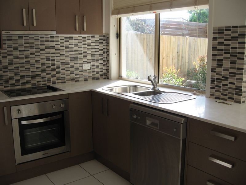 3/27 Government Road, Labrador QLD 4215