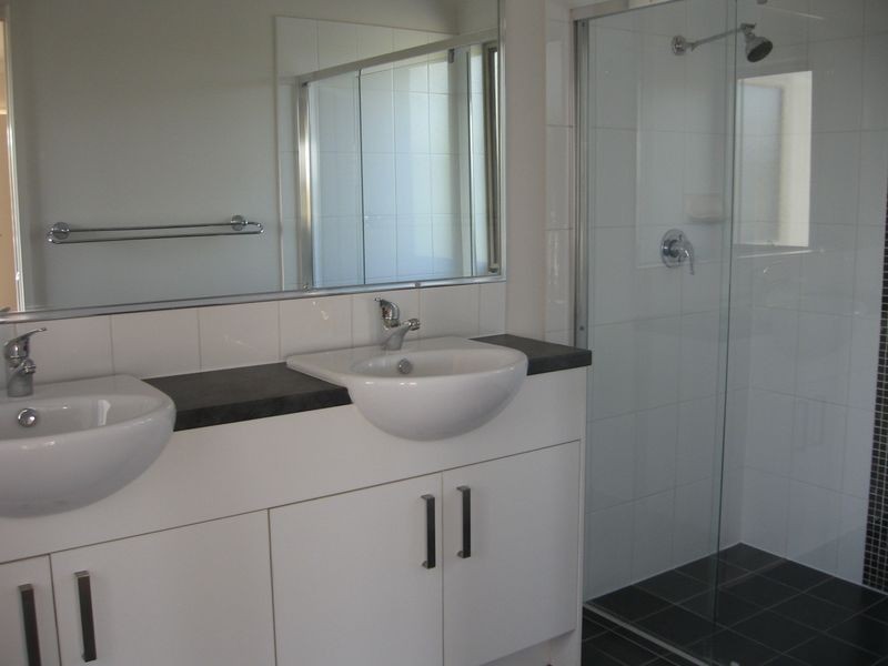 3/27 Government Road, Labrador QLD 4215