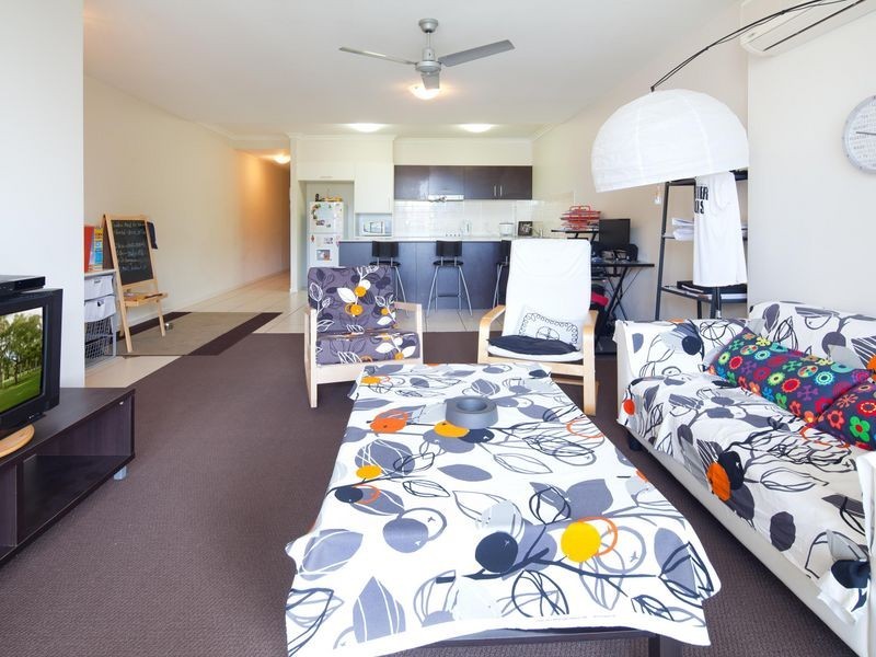 9/8 Proud Street, Labrador QLD 4215