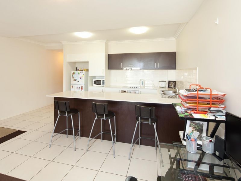 9/8 Proud Street, Labrador QLD 4215