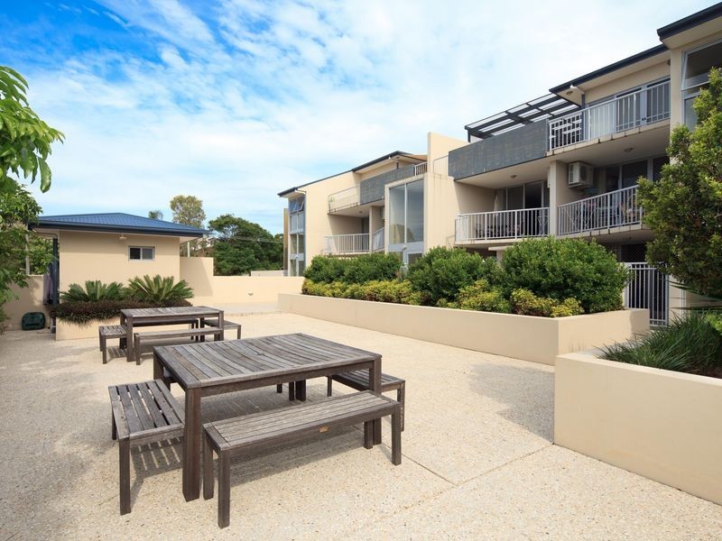 9/8 Proud Street, Labrador QLD 4215