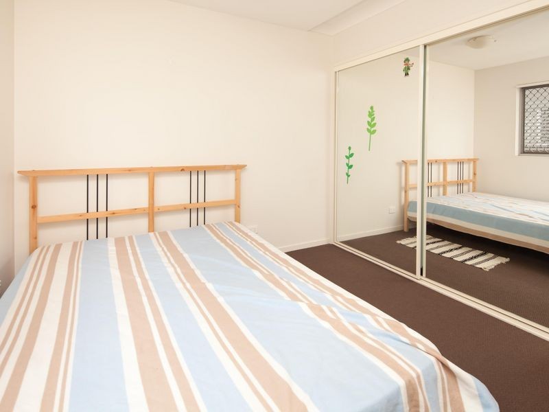 9/8 Proud Street, Labrador QLD 4215