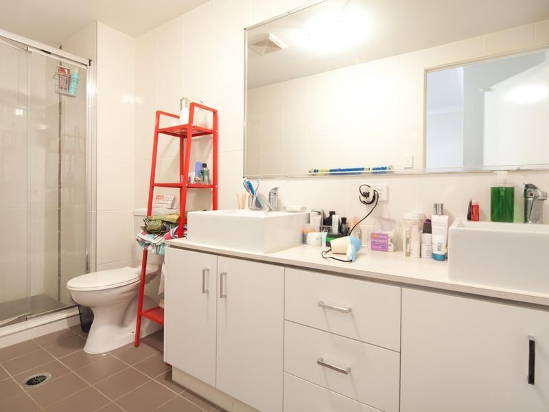 9/8 Proud Street, Labrador QLD 4215