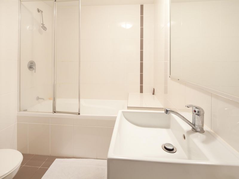 9/8 Proud Street, Labrador QLD 4215