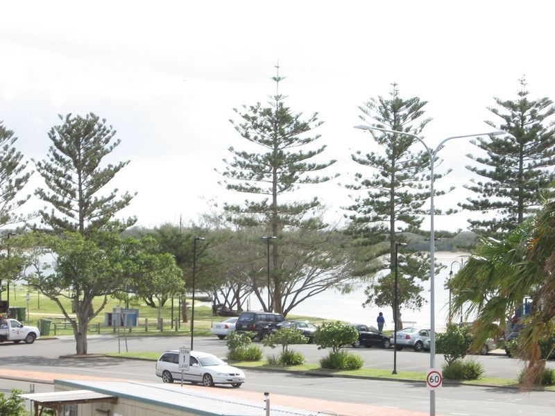 Labrador QLD 4215