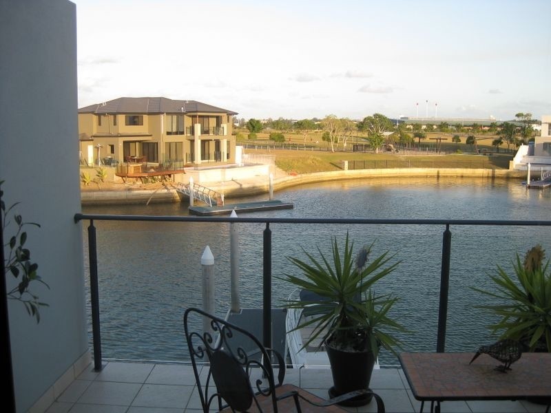 2/39 Compass Drive, Biggera Waters QLD 4216