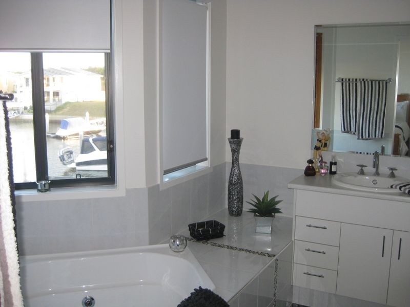 2/39 Compass Drive, Biggera Waters QLD 4216