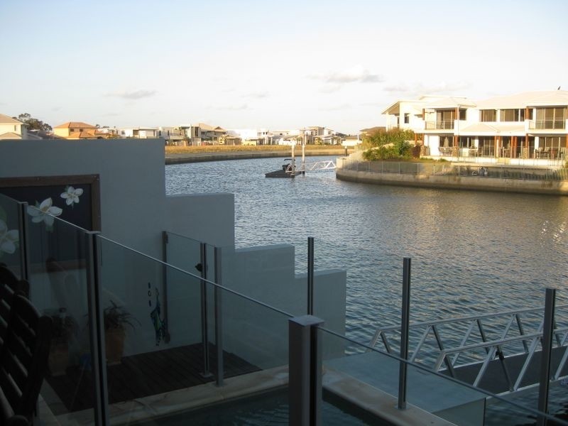 2/39 Compass Drive, Biggera Waters QLD 4216