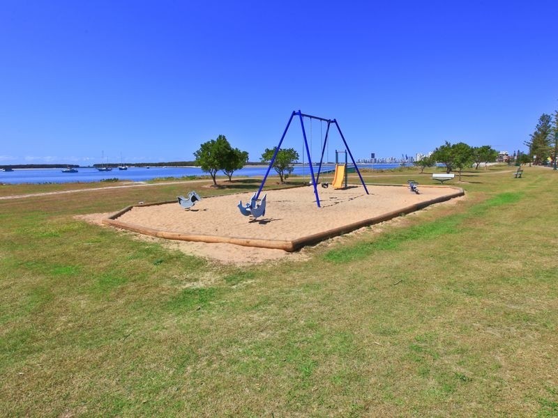 1/548 Marine Parade, Biggera Waters QLD 4216