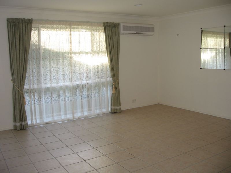 2/5 Liam Court, Labrador QLD 4215