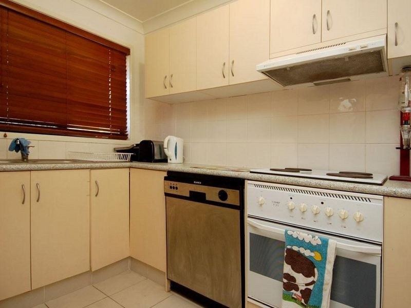 8/72 Imperial Parade, Labrador QLD 4215