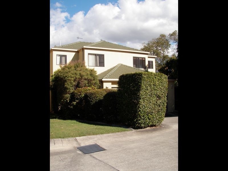 8/72 Imperial Parade, Labrador QLD 4215