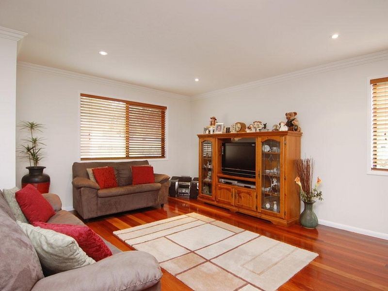 1/10 Nevenia Street, Labrador QLD 4215