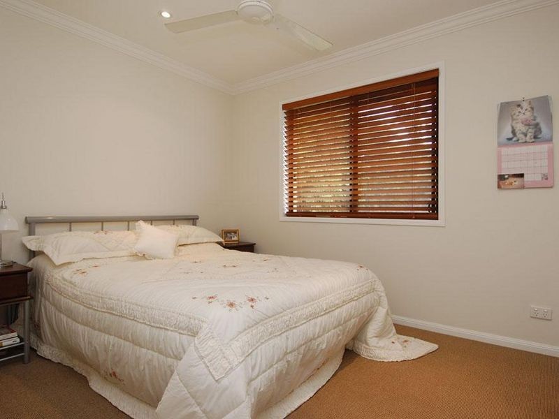 1/10 Nevenia Street, Labrador QLD 4215