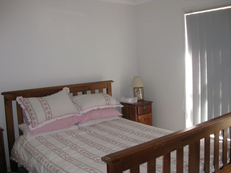 10 Pago Terrace, Pacific Pines QLD 4211