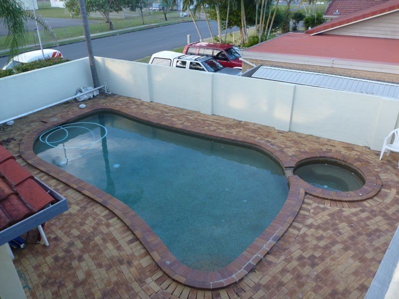 6 Thompson Street, Biggera Waters QLD 4216