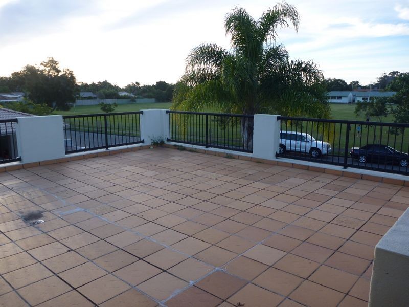 6 Thompson Street, Biggera Waters QLD 4216