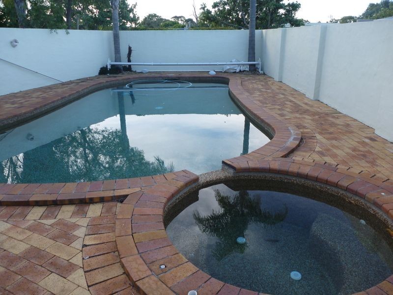 6 Thompson Street, Biggera Waters QLD 4216