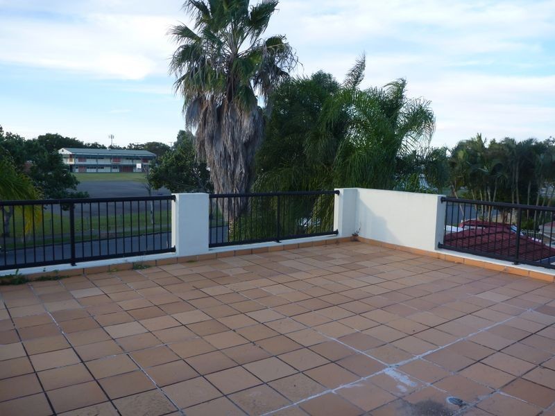 6 Thompson Street, Biggera Waters QLD 4216