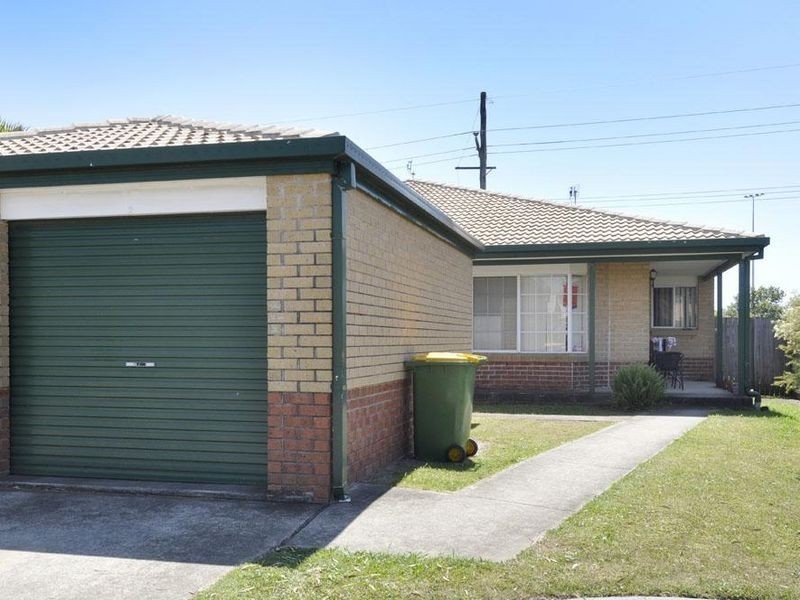 38 Kenny Drive, Labrador QLD 4215