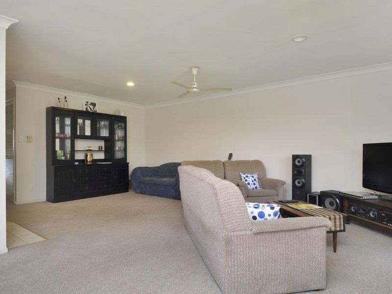 38 Kenny Drive, Labrador QLD 4215