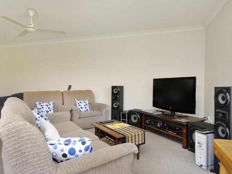 38 Kenny Drive, Labrador QLD 4215
