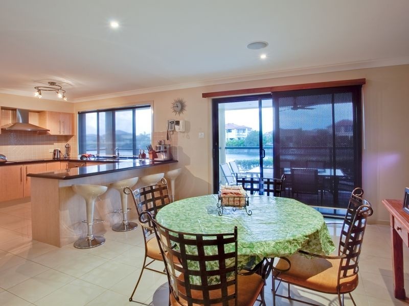 26 Windchimes Way, Helensvale QLD 4212