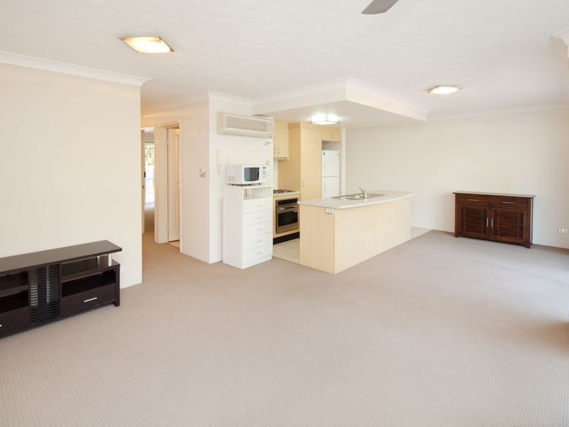 11/3-5 Norman Street, Southport QLD 4215