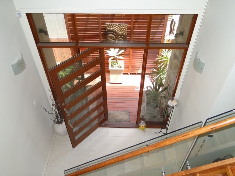 1/7 Broadwater Street, Runaway Bay QLD 4216