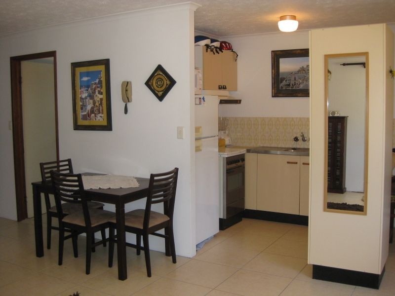 2/20 Bright Avenue, Labrador QLD 4215