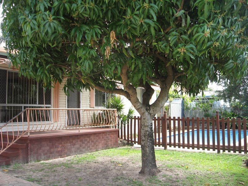 1 Penrock Parade, Labrador QLD 4215