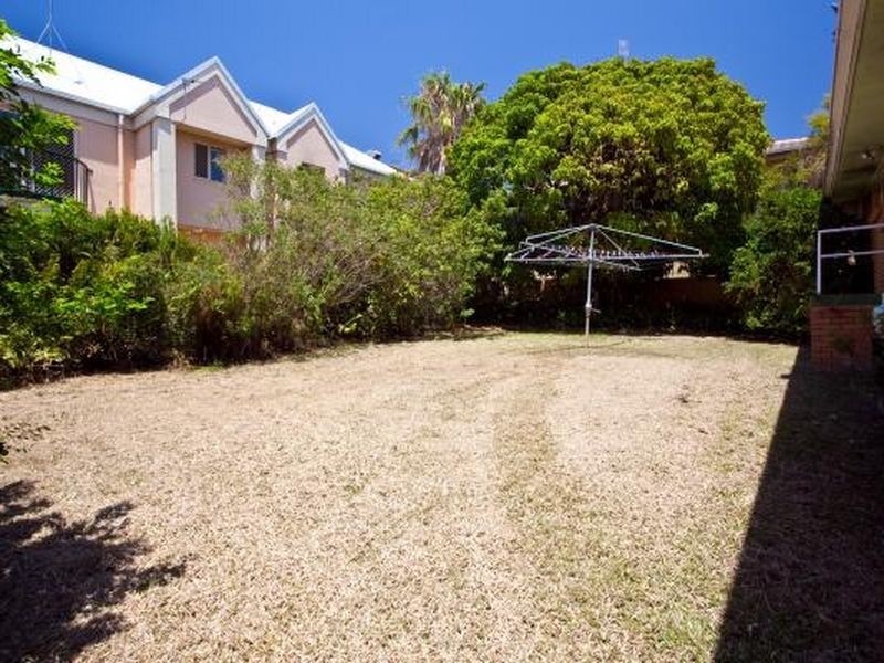 24 White Street, Southport QLD 4215