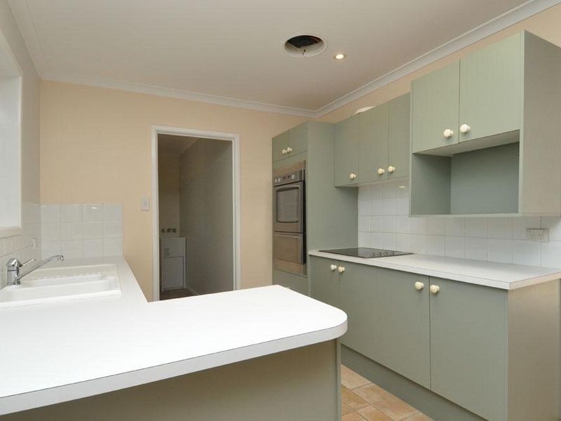 10 Rathbone Place, Labrador QLD 4215