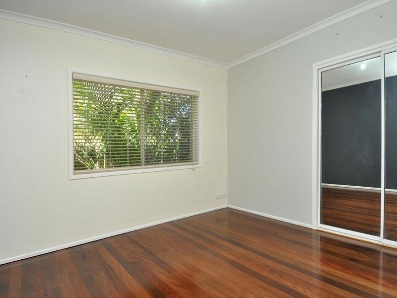 10 Rathbone Place, Labrador QLD 4215